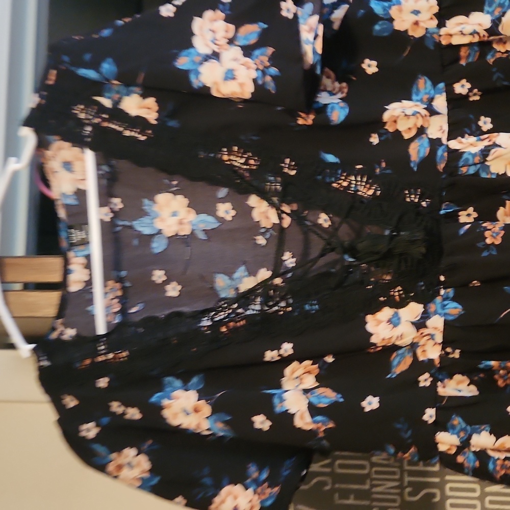 Dress - Picture 4 of 4
